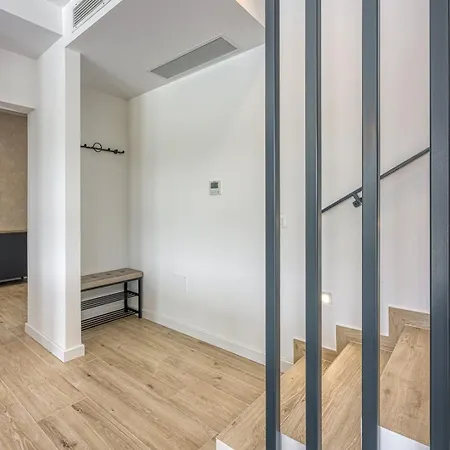 Ivy Villa *