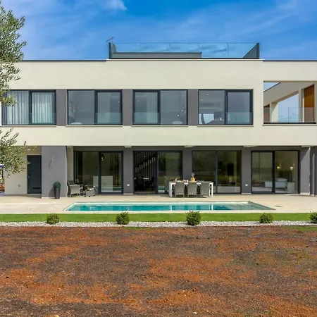 Ivy Villa *