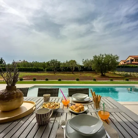 Villa Ivy *